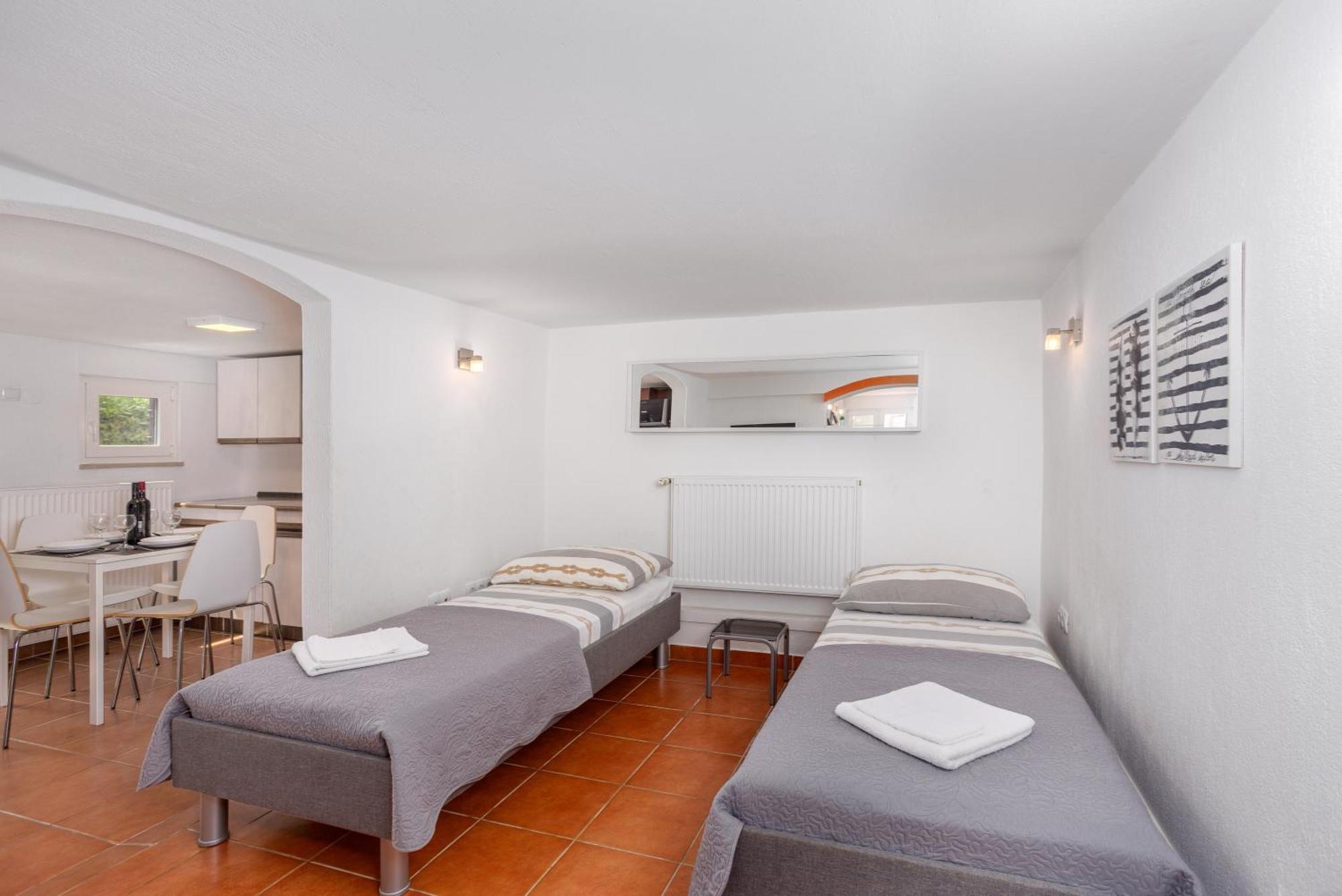 Apartments Villa Temer Pinezići Dış mekan fotoğraf
